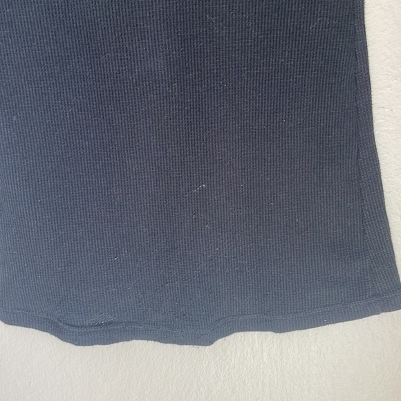 Old Navy round neck fitted ribbed knit black tee long sleeves - Picture 5 of 10